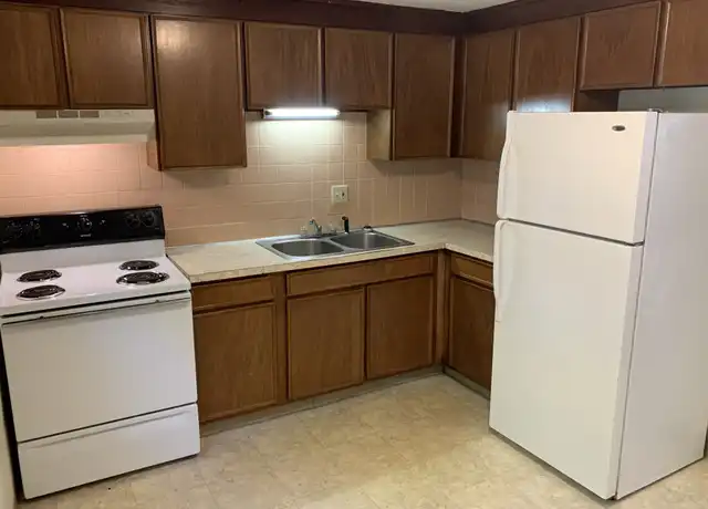 Property at 226 Pearl St Unit 5, Gardner, MA, 01440, 2 beds, 1 bath, [object Object]
