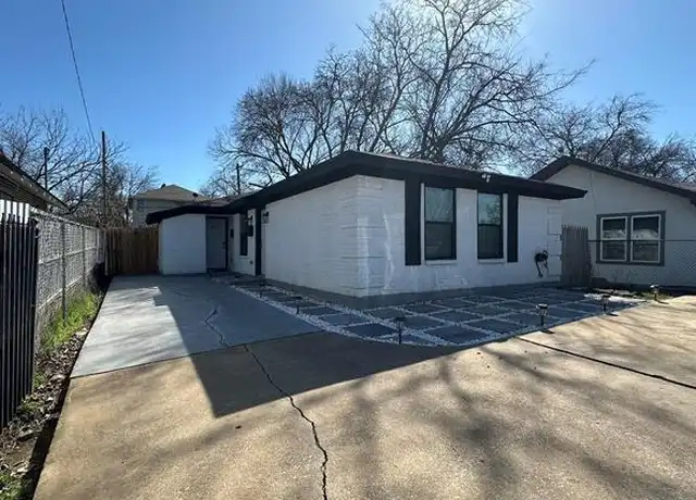 Property at 809 E Broadus Ave, Fort Worth, TX, 76115, 2 beds, 1 bath, [object Object]