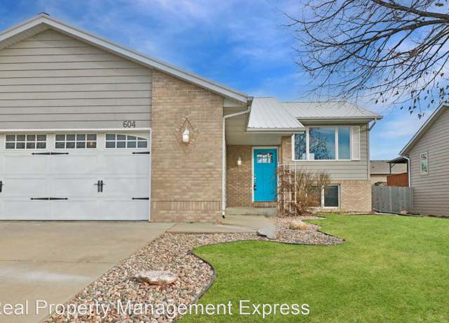 Photo of 604 Perry Ln, Harrisburg, SD 57032