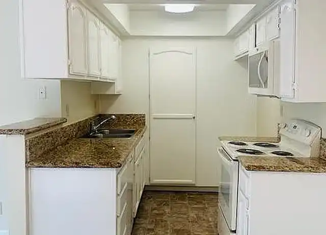 Property at Burbank 2021 Peyton - 2021 Peyton Ave, Burbank, CA, 91504, 2 beds, 2 baths, [object Object]