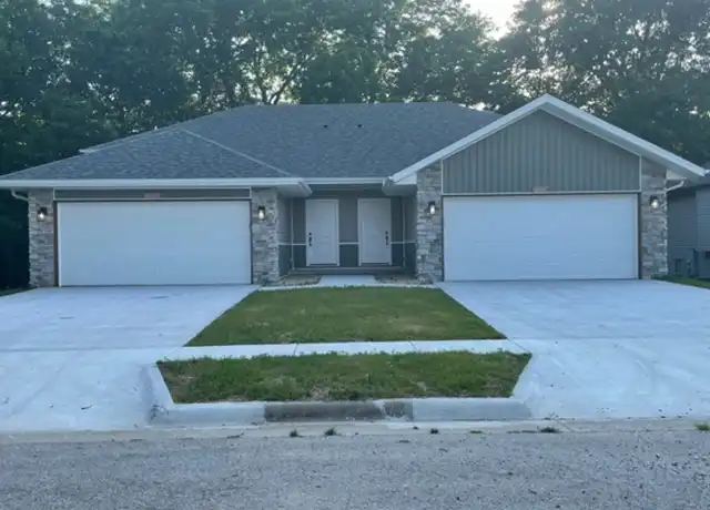Property at 2007 S Farm Road 123 Unit 123, Springfield, MO, 65807, 3 beds, 2 baths, [object Object]