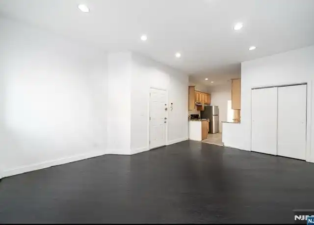 Property at 75 Palisade Ave #1, Jersey City, NJ, 07306, 1 bed, 1 bath, [object Object]