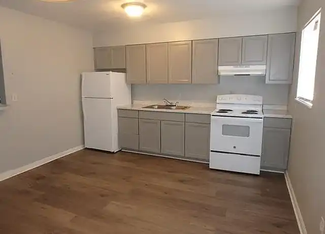 Property at Broadleaf Arms Apartments - 3401 Shanks Ln, Louisville, KY, 40216, 1-2 bed, 1 bath, [object Object]