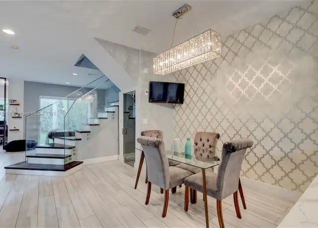 Property at 1364 Harbor Vw W, Hollywood, FL, 33019, 3 beds, 2.5 baths, [object Object]