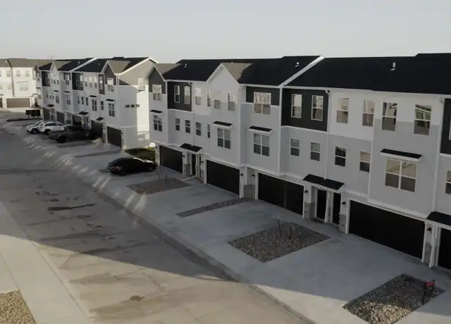 Property at 157 NE 22nd Ln Unit 211 22nd, Ankeny, IA, 50021, 2 beds, 2.5 baths, [object Object]