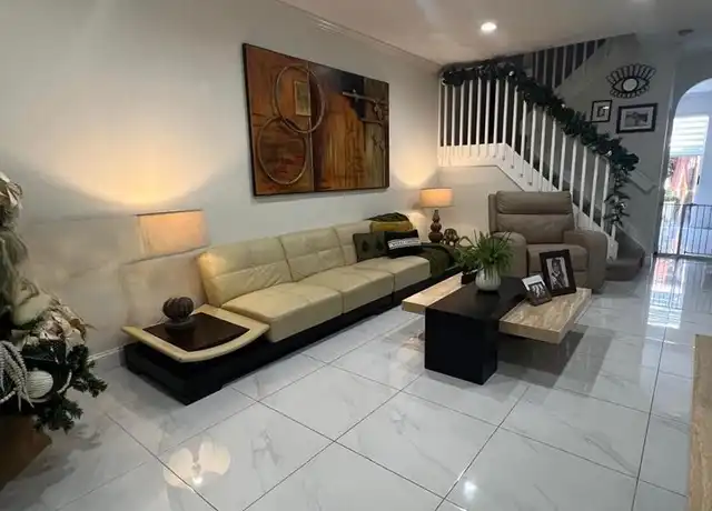 Property at 5621 NW 112th Ct, Doral, FL, 33178, 3 beds, 2.5 baths, [object Object]