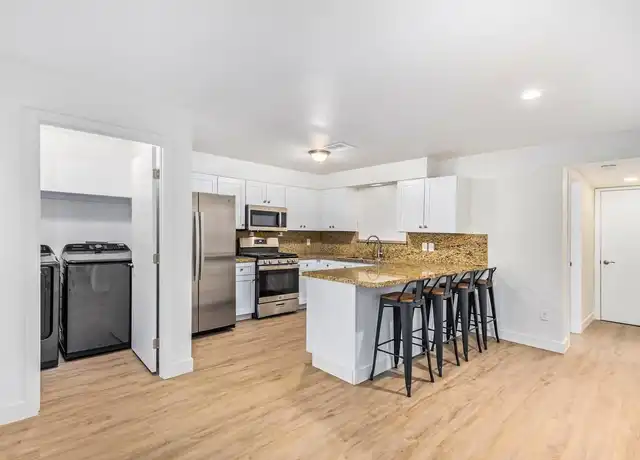 Property at 2031 N 51st Dr, Phoenix, AZ, 85035, 1 bed, 1 bath, [object Object]
