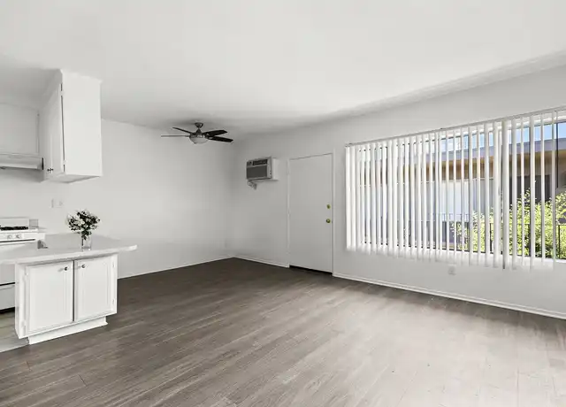 Property at Encino Verde - 5254 Newcastle Ave, Encino, CA, 91316, 1 bed, 1 bath, [object Object]