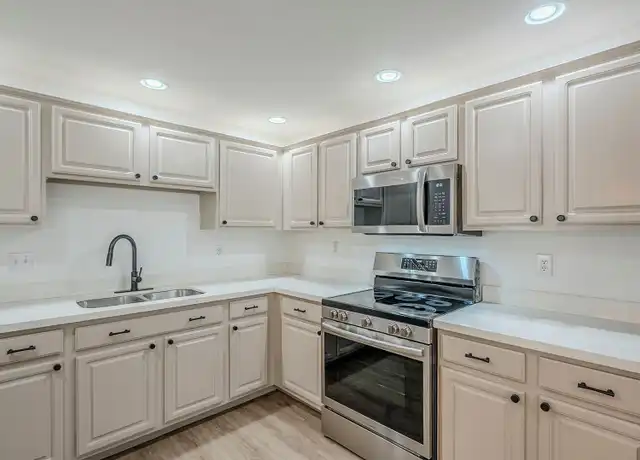 Property at 9455 E Raintree Dr, Scottsdale, AZ, 85260, 2 beds, 1.5 baths, [object Object]