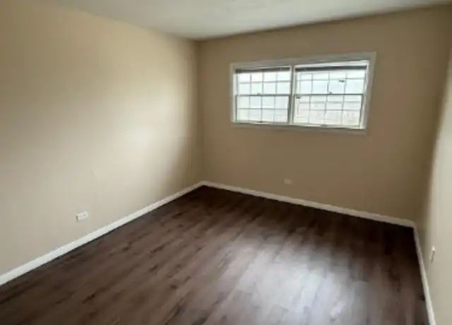 Property at 105 S Elder Ln, Decatur, IL, 62522, 2 beds, 1 bath, [object Object]