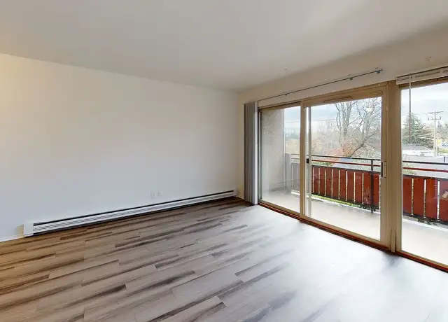 Photo of 11233 Des Moines Memorial Dr S, Seattle, WA 98168