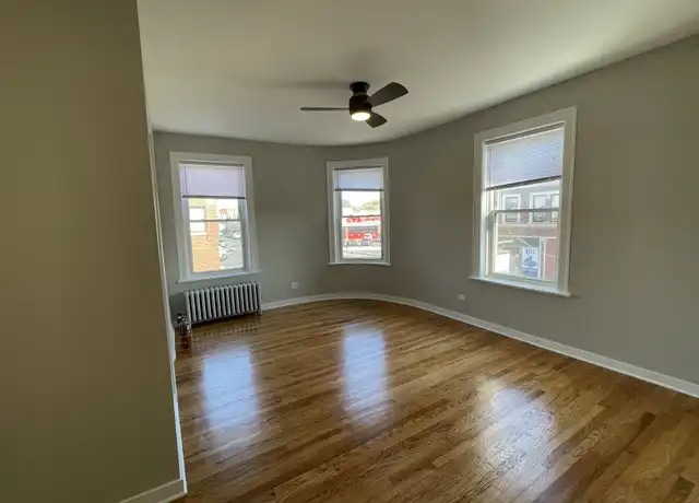 Property at 3250 N Pulaski Rd Unit 305, Chicago, IL, 60641, 2 beds, 1 bath, [object Object]