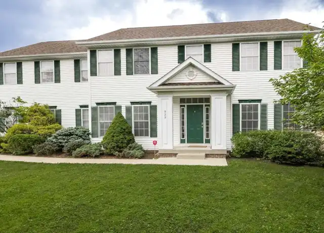 Property at 929 S Fenbrook Ct, Bloomington, IN, 47401, 4 beds, 2.5 baths, [object Object]