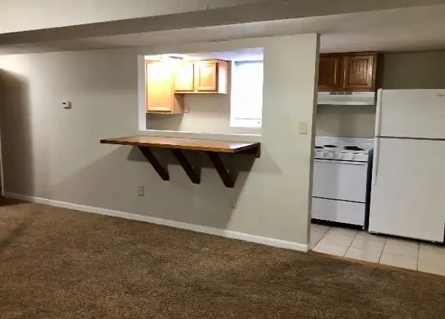 Property at 206 W Canedy St, Springfield, IL, 62704, 2 beds, 1 bath, [object Object]