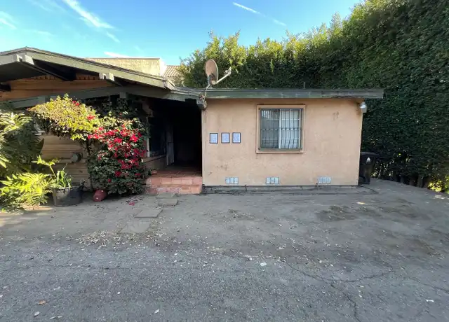 Property at 1111 W 42nd St Unit 1115 1/2, Los Angeles, CA, 90037, 1 bed, 1 bath, [object Object]