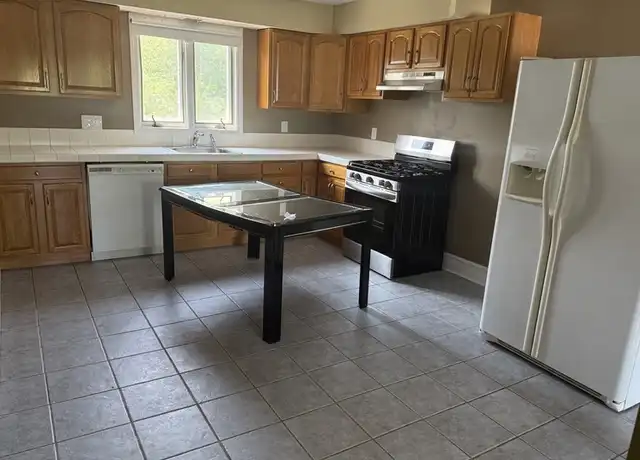 Property at 101 Baker St Unit F, Fall River, MA, 02721, 2 beds, 1 bath, [object Object]