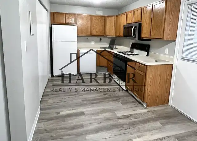 Property at 1221 S Linn St Unit 2B, Boone, IA, 50036, 2 beds, 1 bath, [object Object]