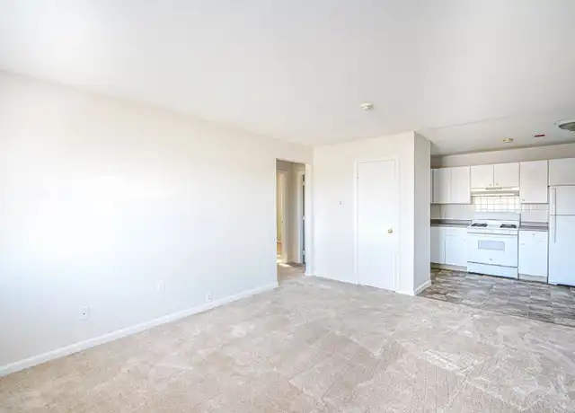 Property at 33 Morse St Unit 05, Lowell, MA, 01851, 2 beds, 1 bath, [object Object]