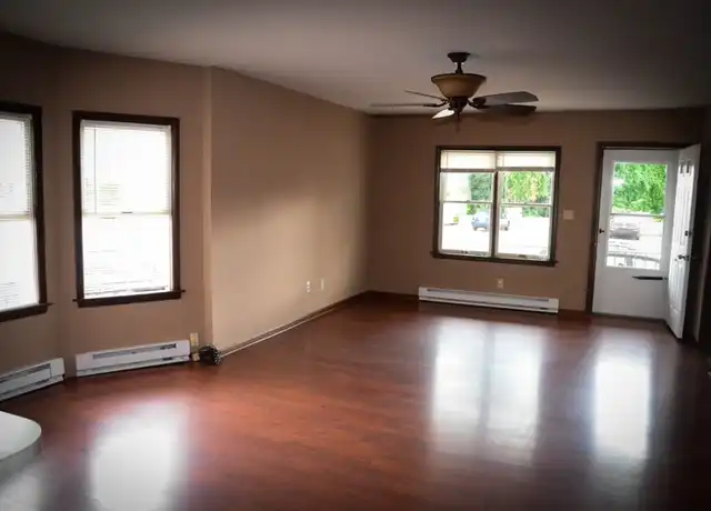 Property at 105 S Apple St Unit 1, Dunmore, PA, 18512, 2 beds, 1 bath, [object Object]