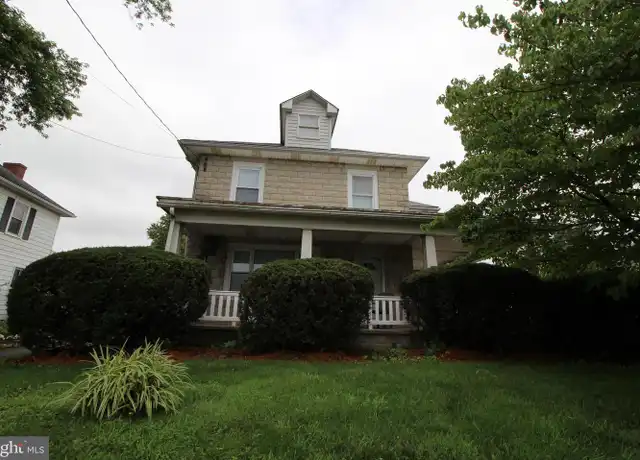 Property at 549 W Main St, New Holland, PA, 17557, 3 beds, 2 baths, [object Object]