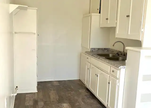 Property at 2329 Crenshaw Blvd Unit 20, Los Angeles, CA, 90016, 3 beds, 1 bath, [object Object]
