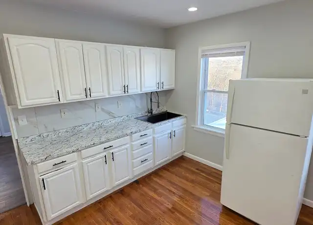 Property at 10 Division St, Lincoln, RI, 02865, 3 beds, 1 bath, [object Object]