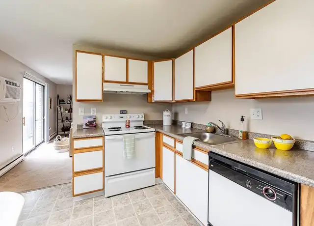 Property at Princeton Reserve - 595 Merrill Ln, Dracut, MA, 01826, 2 beds, 1 bath, [object Object]