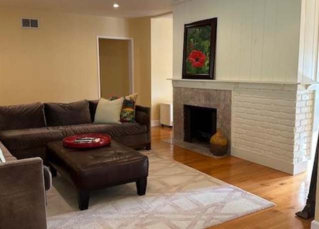 Photo of 4515 El Camino Corto, La Canada Flintridge, CA 91011