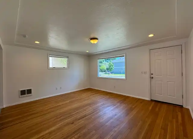 Property at 47 E Garland Ave Unit 47, Spokane, WA, 99207, 2 beds, 1 bath, [object Object]