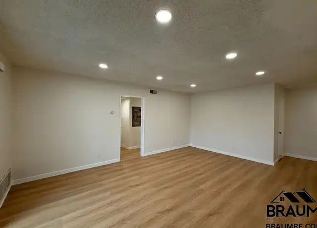 Property at 6041 Whitsett Ave, North Hollywood, CA, 91606, 2 beds, 2 baths, [object Object]