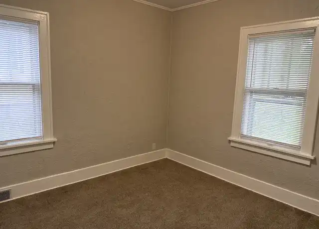 Property at 920 S Alice St, Sioux City, IA, 51106, 3 beds, 2 baths, [object Object]