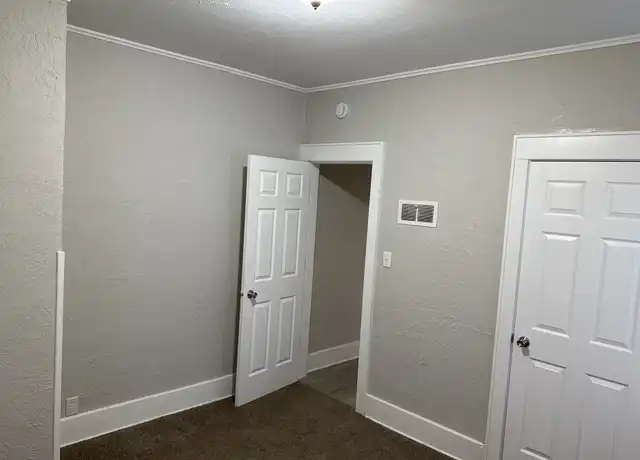 Property at 920 S Alice St, Sioux City, IA, 51106, 3 beds, 2 baths, [object Object]