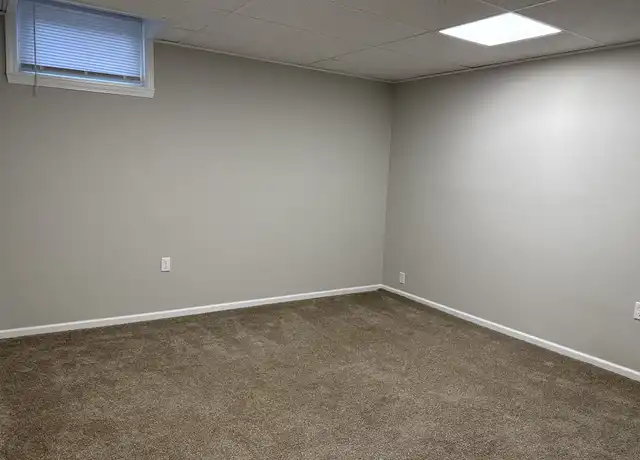 Property at 920 S Alice St, Sioux City, IA, 51106, 3 beds, 2 baths, [object Object]
