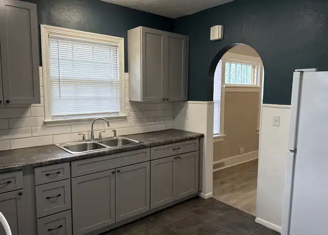 Property at 920 S Alice St, Sioux City, IA, 51106, 3 beds, 2 baths, [object Object]