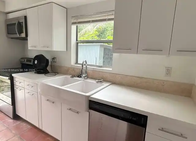 Property at 3549 Loquat Ave, Miami, FL, 33133, 2 beds, 1.5 baths, [object Object]