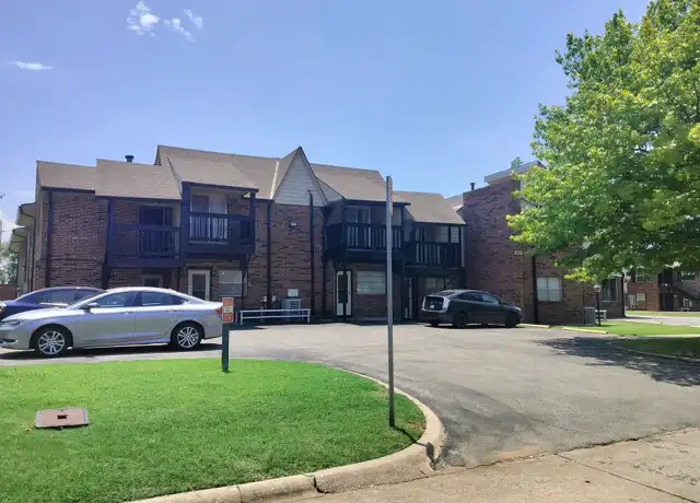 Property at 320 E Edwards St Unit 3, Edmond, OK, 73034, 2 beds, 1.5 baths, [object Object]