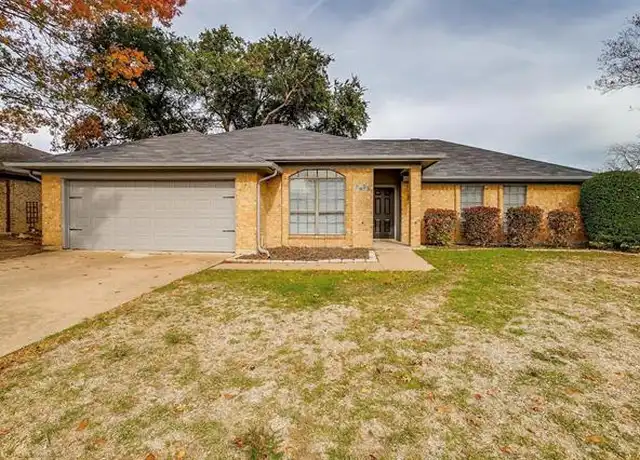 Property at 7925 Lynda Ln, North Richland Hills, TX, 76180, 4 beds, 2 baths, [object Object]