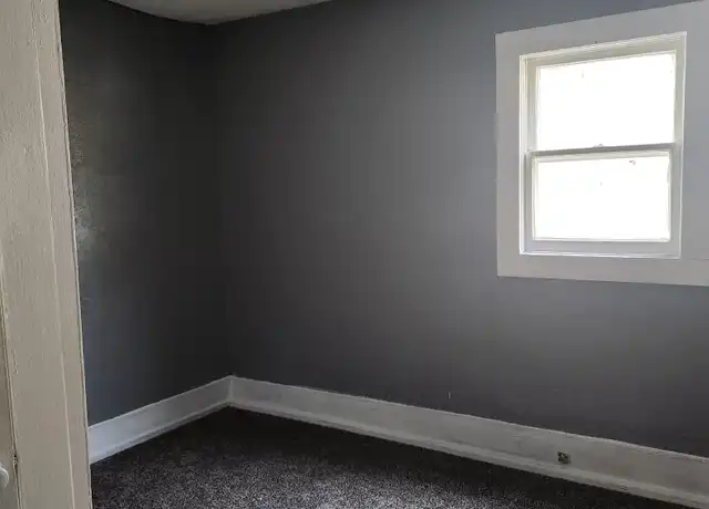 Property at 845 W Sawyer St, Decatur, IL, 62526, 2 beds, 1 bath, [object Object]