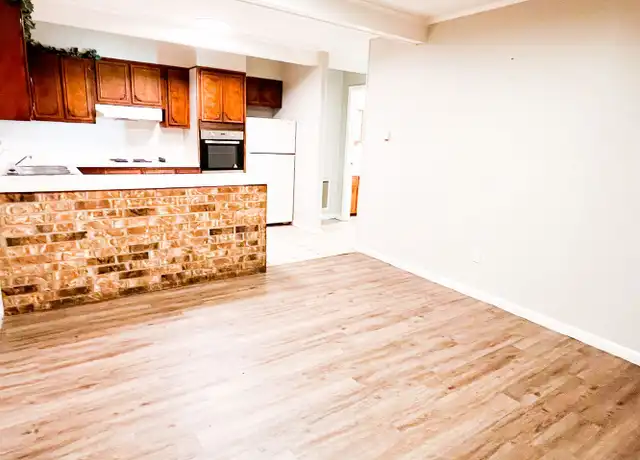 Property at 203 N Rogers St Unit 8, Jonesboro, AR, 72401, 1 bed, 1 bath, [object Object]