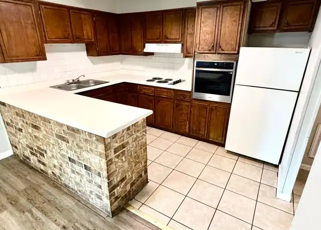 Property at 203 N Rogers St Unit 8, Jonesboro, AR, 72401, 1 bed, 1 bath, [object Object]