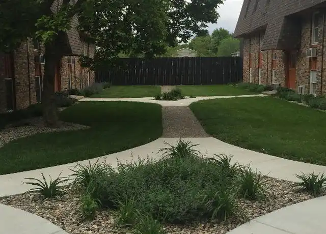 Property at 1507 E Washington St, Urbana, IL, 61802, 2 beds, 1 bath, [object Object]