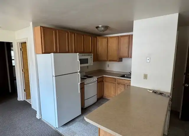 Property at 643 E Johnson St, Madison, WI, 53703, 2 beds, 1 bath, [object Object]