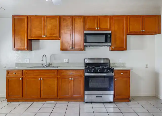Property at 519 W 11th St Unit 2, Merced, CA, 95341, 3 beds, 1 bath, [object Object]