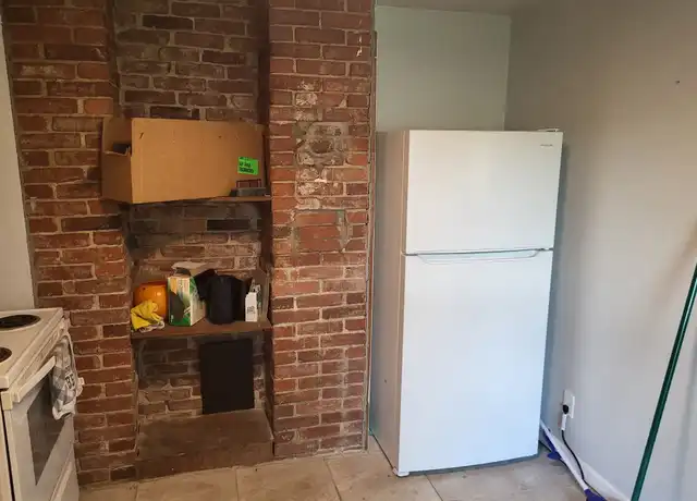 Property at 635 Allison Ave Unit 1, Washington, PA, 15301, 1 bed, 1 bath, [object Object]