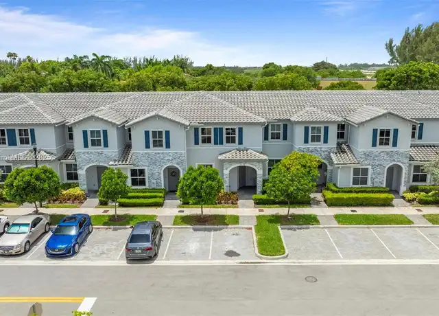Property at 2668 SE 19th St, Homestead, FL, 33035, 3 beds, 2.5 baths, [object Object]