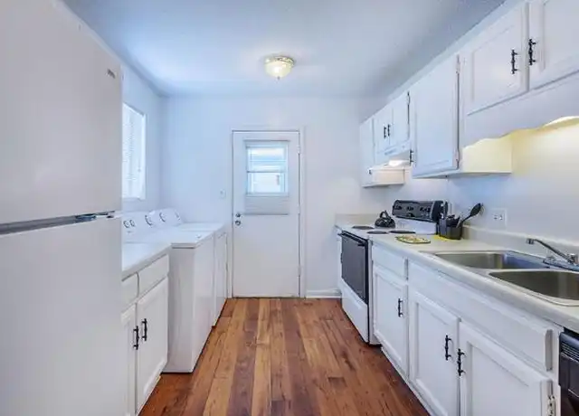 Property at 3901 Northside Dr, Macon, GA, 31210, 2 beds, 2 baths, [object Object]