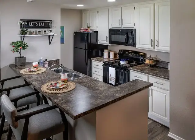 Photo of 1700 Via Pacifica, Corona, CA 92882