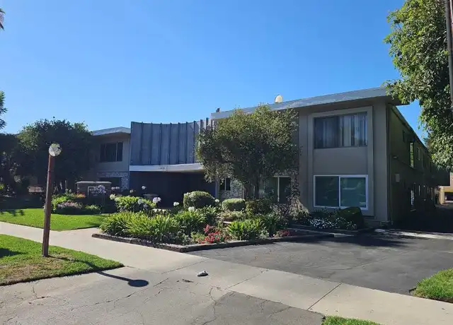 Property at 11849 Magnolia Blvd, Valley Village, CA, 91607, 1 bed, 1 bath, [object Object]