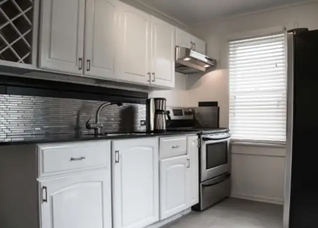 Property at 111 Frow Ave Unit 111, Coral Gables, FL, 33133, 2 beds, 1 bath, [object Object]
