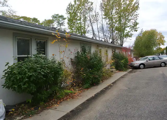 Property at 1000 43rd St SE Unit 5, Minot, ND, 58701, 1 bed, 1 bath, [object Object]